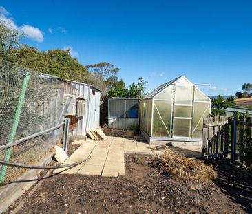Spacious Family Home in Herdsmans Cove, Hobart - Photo 5