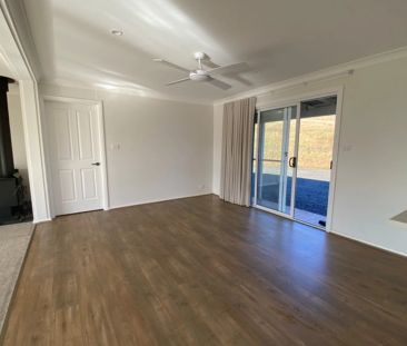 Rural Family Home with Magnificent Mountain Views - Photo 2