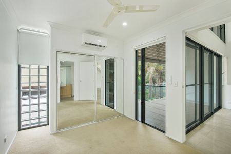 TWO WEEKS RENT FREE! Perfectly Positioned Prestige Apartment - Photo 2
