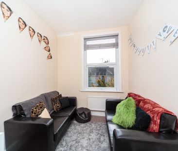 4 bedroom terraced house to rent - Photo 1