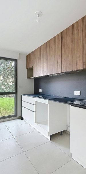 Tassin : Sublime T3 neuf avec cuisine aménagée, terrasse de 24m² et garage - Photo 1