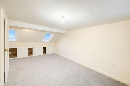 4 bedroom semi-detached house to rent - Photo 3