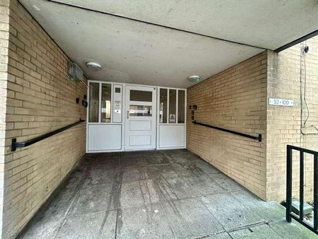 North Tenth Street, Milton Keynes, MK9 - Photo 4