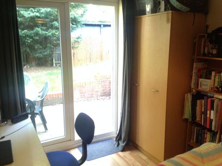 132 Heeley Road - Photo 3