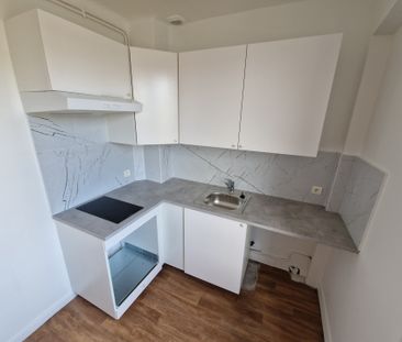 Location Appartement 2 pièces 42m² FONTENAY SOUS BOIS 94120 - Photo 3