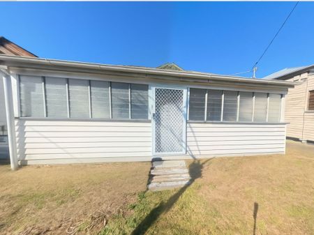 Classic Character Home - Photo 5