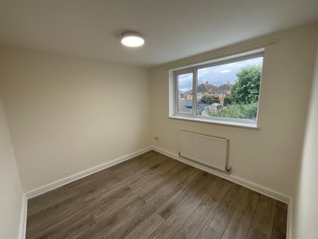 3 bedroom semi-detached house to rent - Photo 3