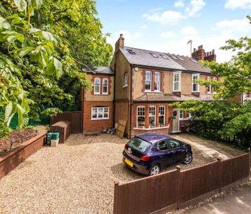 A modern 4 bedroom, semi-detached family home presented in excellent condition throughout. - Photo 1