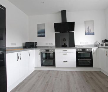 1 bedroom in a house share to rent - Photo 6