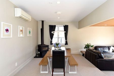 Large Character 2 Bedroom Home - Photo 5