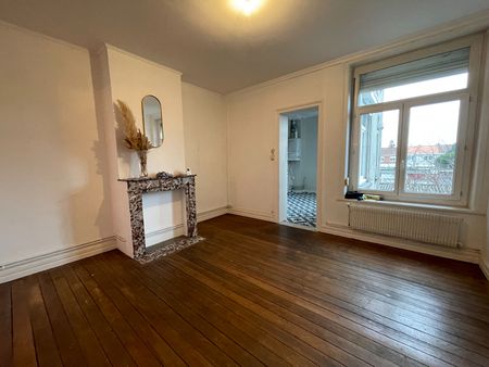 Location Appartement 3 pièces 71m² LILLE 59000 - Photo 2