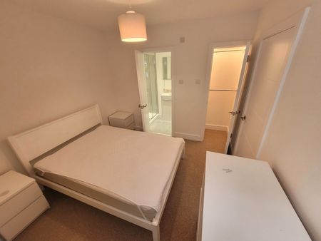 1 Bed Flat, Glenloch Road, NW3 - Photo 3