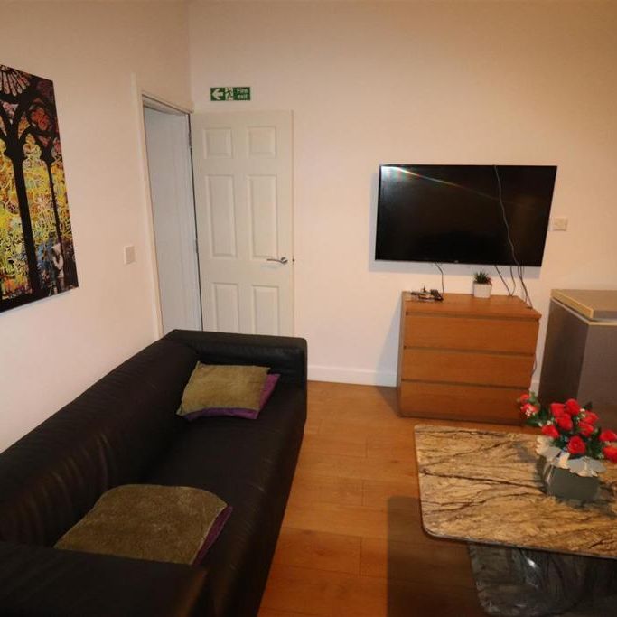 1 bedroom in a house share to rent - Photo 1