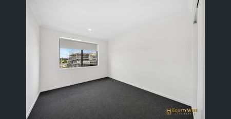 For Lease - Modern Living in the Heart of Mambourin - Photo 3