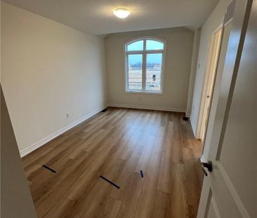 For Lease - 5 Genoa Drive, Hamilton, Ontario - Photo 3