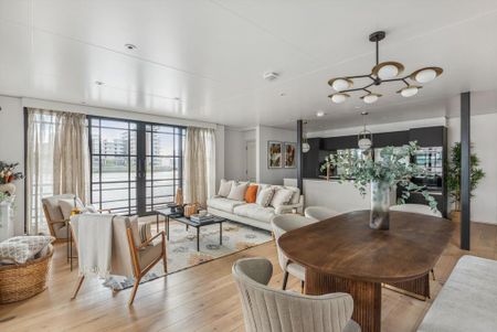 2 bedroom houseboat to rent - Photo 2