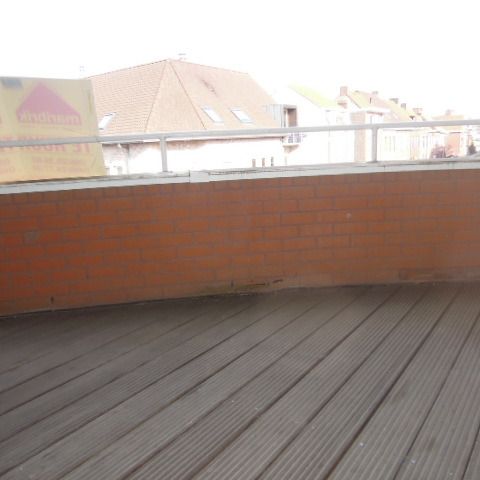 Eenslaapkamerappartement te huur met terras. - Photo 1