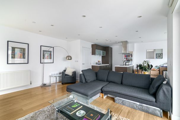 2 Bed Flat, Christian Street, E1 - Photo 1