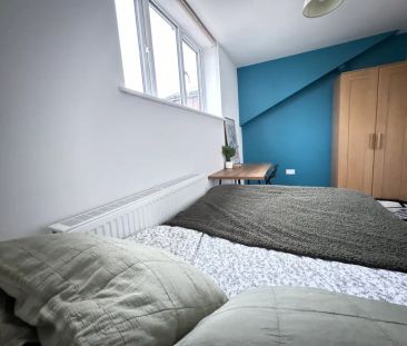 5 bedroom terraced house to rent - Photo 5