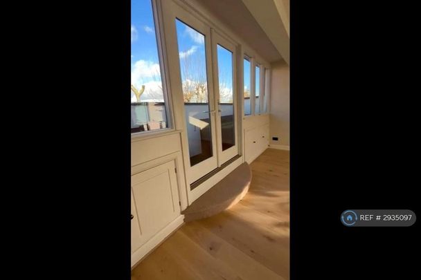 3 bedroom flat to rent - Photo 1