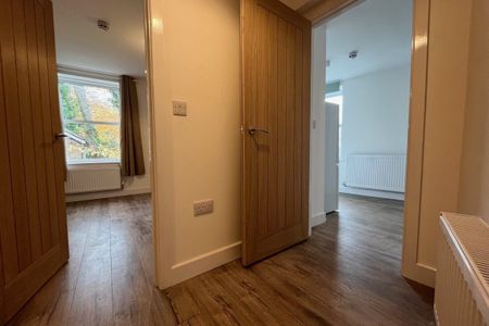 Dove Bank, Uttoxeter - Photo 4