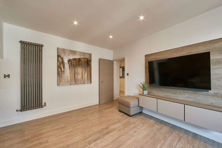 Eastborough - Photo 3