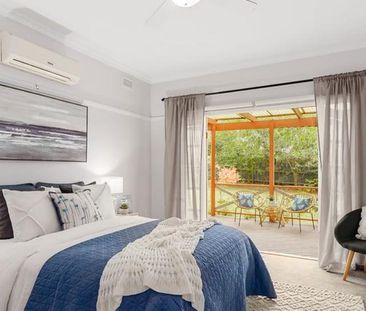 Charming Weatherboard Home - Photo 2