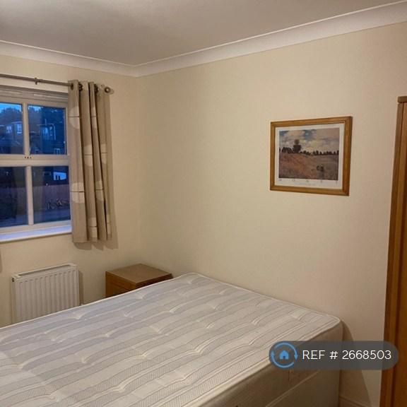 5 bedroom semi-detached house to rent - Photo 1