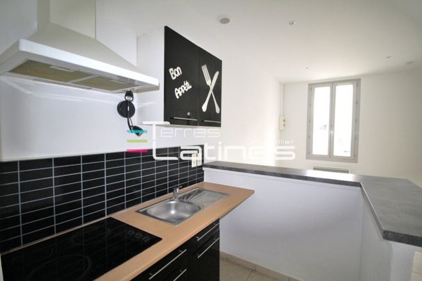 Appartement 1 pièce, 21m² en location à Nimes - 356 € par mois * - Photo 1