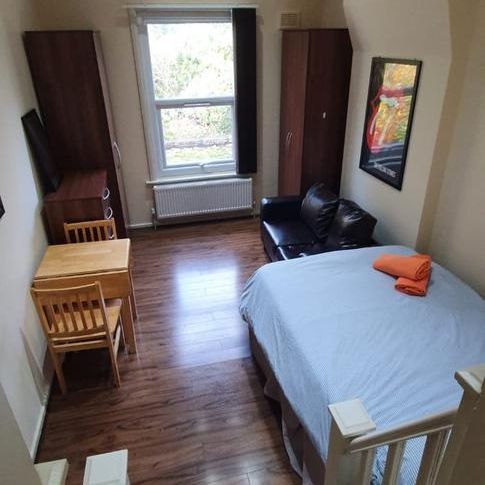 Studio to rent - Photo 1