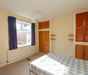 Terraced House to rent on - Photo 3