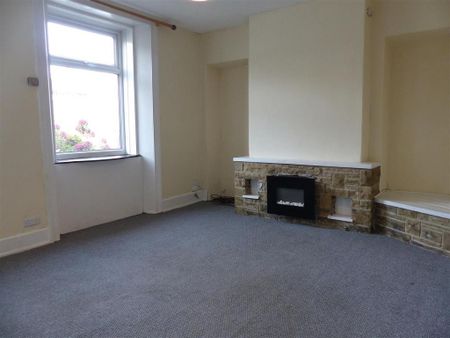 2 bedroom end of terrace house to rent - Photo 2