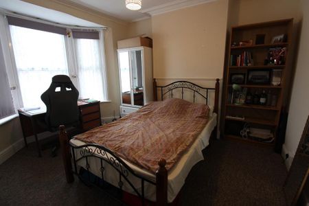 5 bedroom terraced house to rent - Photo 4