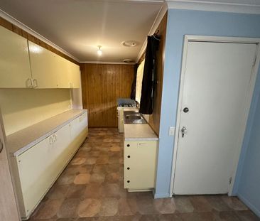 Charming Family Home in Prime Corio Location - Photo 6