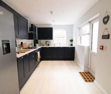 1 bedroom in a house share to rent - Photo 4