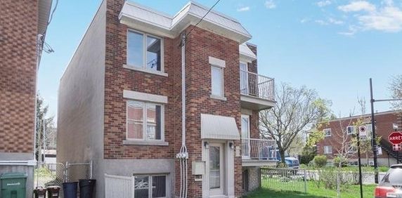 9788 Rue Chambord, H2C 2P7, H2C 2P7, Montréal - Photo 2