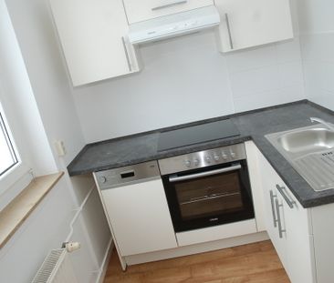 Sofort verfügbare 2-Raum-Wohnung mit Einbauküche - Photo 3