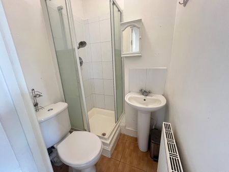 Studio Flat, Lausanne Road, N8 - Photo 2
