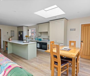 4 bedroom detached house to rent - Photo 6