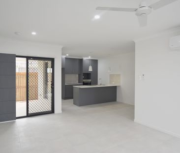 MODERN HOME IN FAMILY ESTATE! - Photo 2