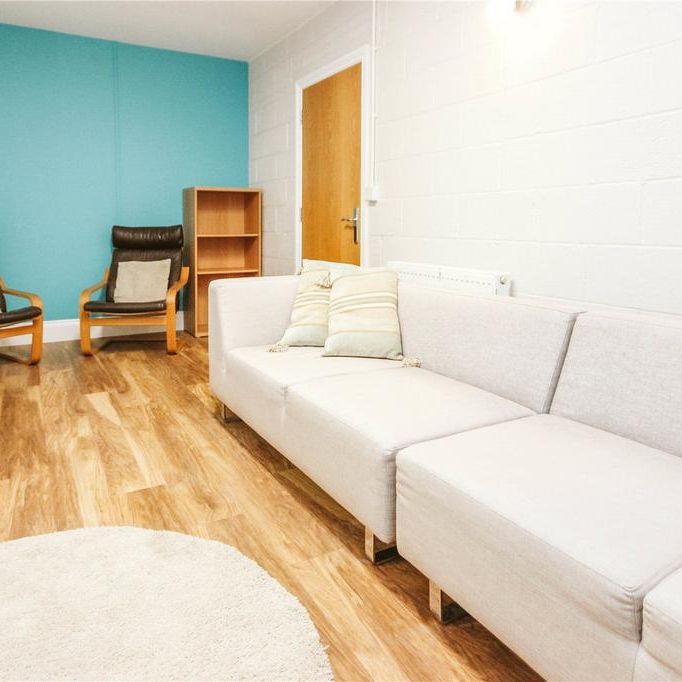 6 bedroom townhouse to rent - Photo 1