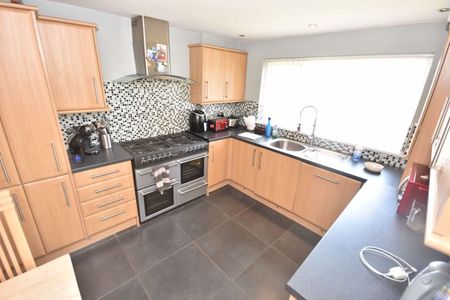 Heath Road Broadfields, Exeter - Photo 4