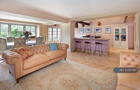 4 bedroom detached house to rent - Photo 2