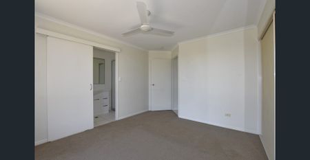 7 Finbay Avenue, Avoca, Qld 4670 - Photo 4