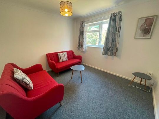 3 bedroom flat to rent - Photo 1