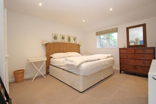 2 bedroom bungalow to rent - Photo 1