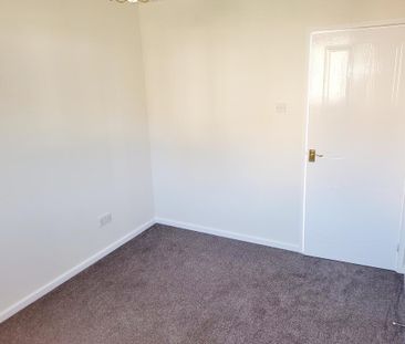 2 bedroom end of terrace house to rent - Photo 3