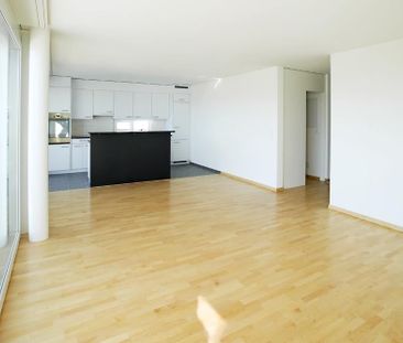 "Grosszügige 4.5-Zimmerwohnung an ruhiger Lage!" - Photo 2