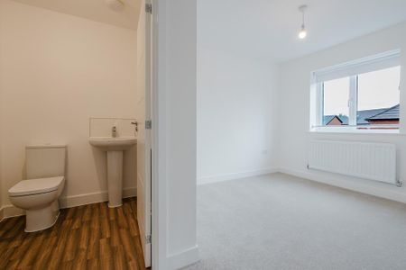 3 bedroom semi-detached house to rent - Photo 4
