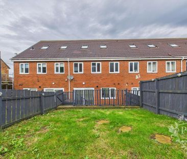 3 bedroom terraced house to rent - Photo 2